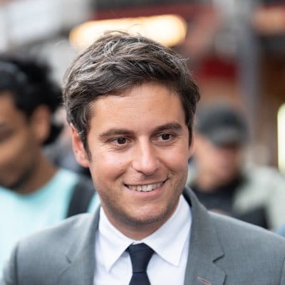 L’édito politique du lundi : Le petit Gabriel n’attend plus son papa à la caisse