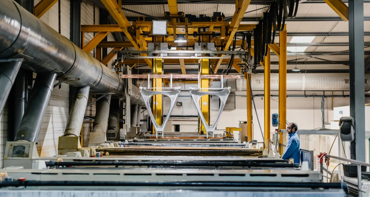 Le basque Lopitz met la main sur Steelmob et Iron Color