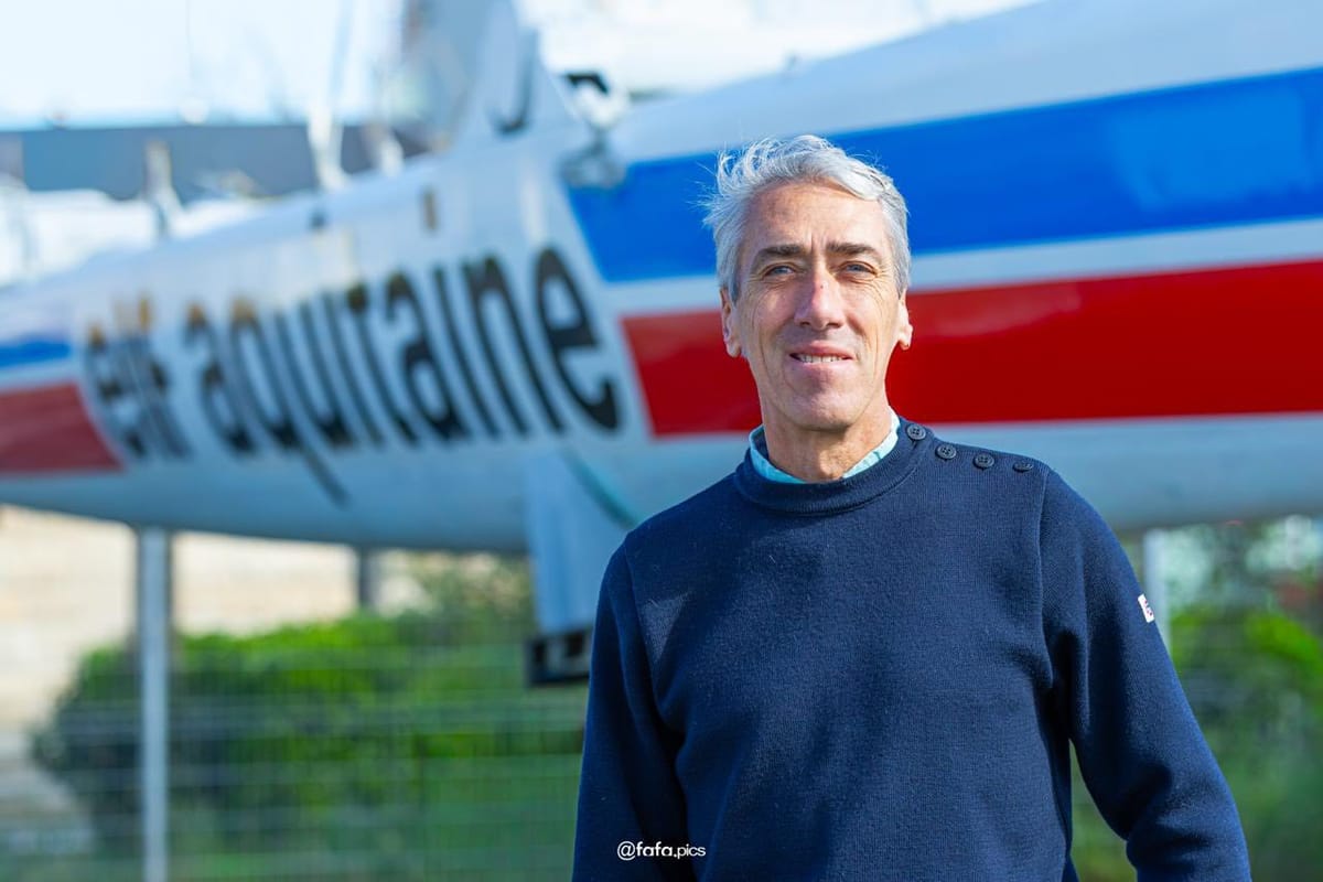 Gilles Lamiré devant Elf Aquitaine III @fafa.pics