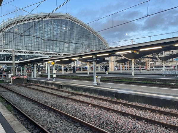 TER en Nouvelle-Aquitaine : quand la Région arrête de réparer les rails @Aqui.Media